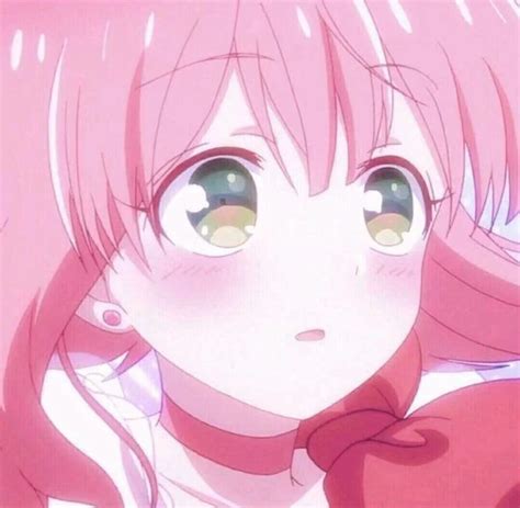 粉衣甜美女生头像动漫版