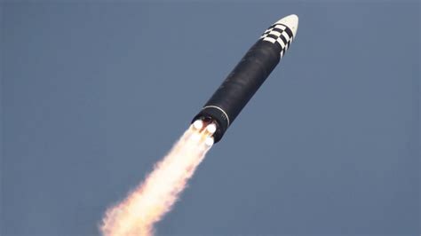 画面曝光！朝鲜成功试射“火星炮-17”洲际弹道导弹_凤凰网视频_凤凰网