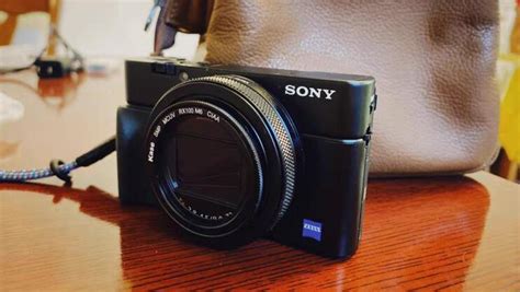 索尼（SONY）DSC-RX10M3 黑卡数码相机 1英寸大底 超长焦大光圈（蔡司24-600mm镜头 4K视频 WIFI/NFC）--中国 ...