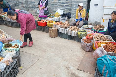 #一城一夏#中国最便宜的蔬菜，丽江村民卖1元一把，广东人说卖10元都不贵_重庆渝帆_新浪博客