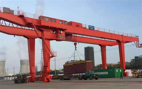 港口门座式起重机 - 港口造船起重机-产品中心 - 河南中原重工装备有限公司