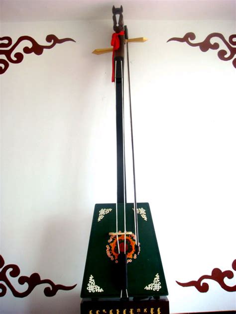 中国古代名琴焦尾琴的得名来源于 中国古代名琴焦尾琴得名字来源_知秀网