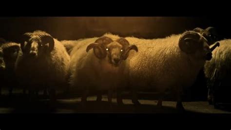 A24发布悬疑恐怖片《羊崽》预告 将于10月8日正式上映_TOM健康