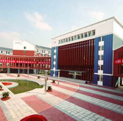 江苏省锡山中等专业学校代表团一行到访高职学院、高级技校考察交流