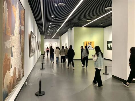 广美大学城美术馆五人群展开幕 聚焦艺术的边界与共生