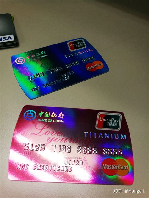 信用卡/银行卡/会员卡设计效果图样机模板 Credit Card Mock-Up Template-变色鱼
