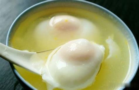 “煮蛋”是“boiled egg”，那“煎蛋、荷包蛋、蛋卷”怎么翻译？