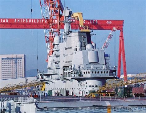 俄瓦良格号战舰结束访问日本 两国士兵互访军舰_凤凰网
