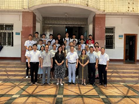 马克思主义学院领导教师前往灌阳县高级中学看望慰问实习学生