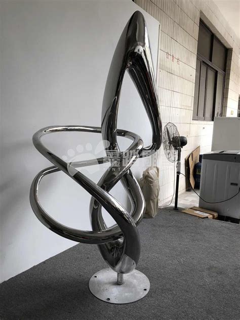 不锈钢雕塑的基本介绍_公司动态_连云港艺之峰环境艺术工程有限公司