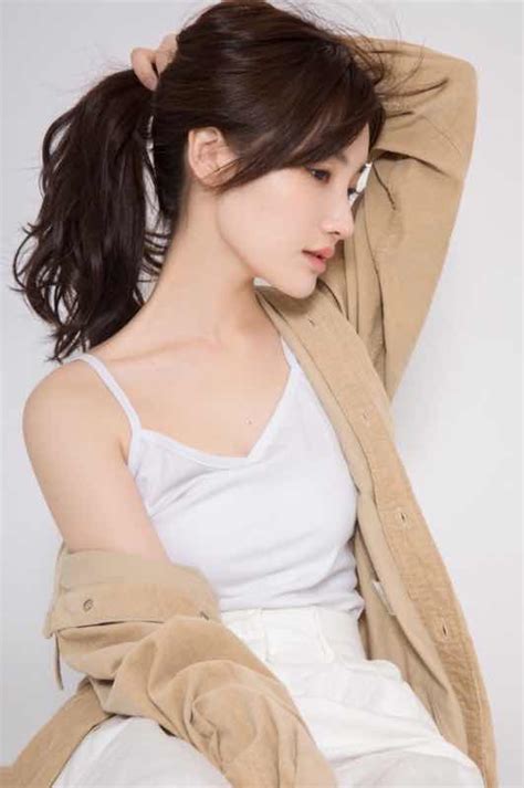最美校服女生头像温柔