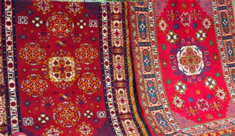 新疆维吾尔地毯介绍-新疆维吾尔地毯图案特点_天山风情网