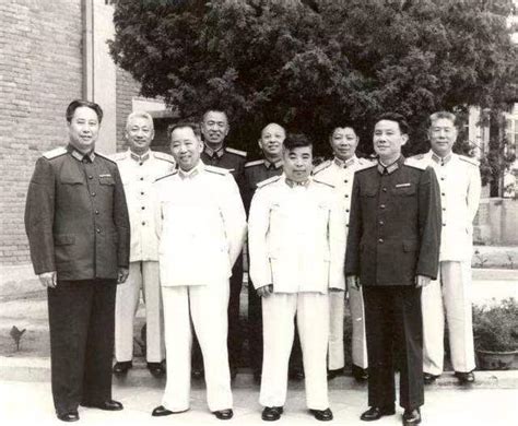 解放战争时期的十大野战兵团的司令员与政委都是谁？