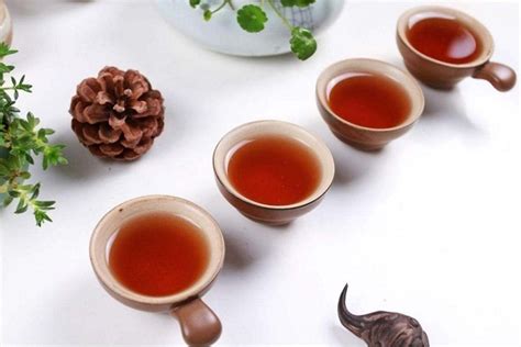 绿茶、红茶、黑茶、白茶......有啥区别？养生作用差别大吗？_茶叶