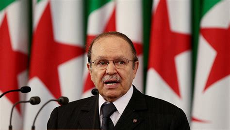 阿尔及利亚总统20年执政将落幕，功勋老兵为何引爆民众抗议？|界面新闻 · 天下