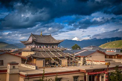 云南迪庆藏族自治州的香格里拉，一座改名过后名扬海外的城市__财经头条