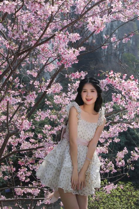 穿裙子的甜美女生图片头像