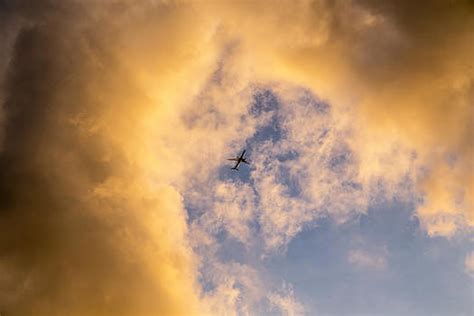 云中漫步 飞机摄影图3898*2177图片素材免费下载-编号607136-潮点视频