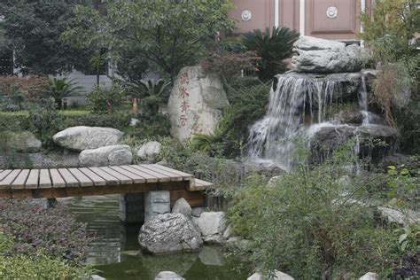 北京艺苑风景园林工程有限公司-最新工程--市园林局专家组对我单位施工项目进行检查
