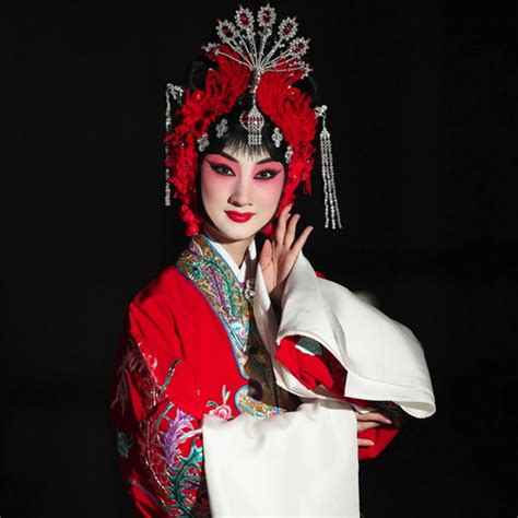 花旦妆容甜美女生头像