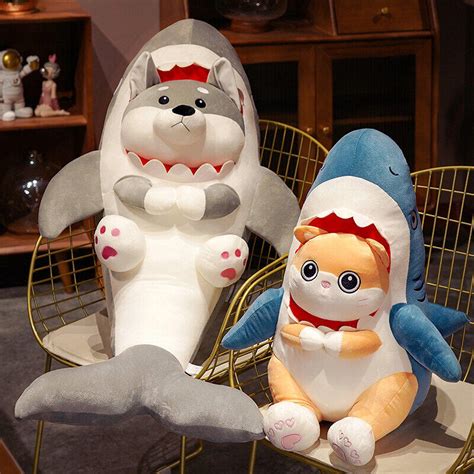 批发鲨猫鲨狗玩偶搞笑毛绒玩具娃娃沙雕搞怪鲨鱼bee公仔抱枕代发-阿里巴巴