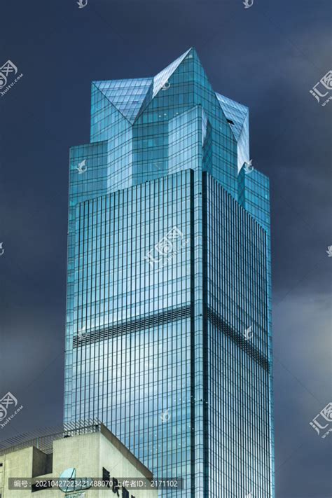重庆环球金融中心(WFC)外墙灯幕广告_重庆汇捷斯广告有限公司
