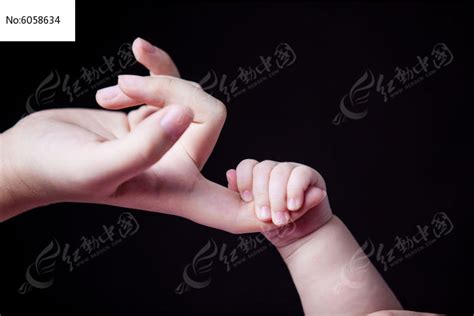孩子和妈妈的手高清图片下载_红动中国