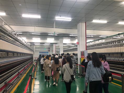 纺织服装学子赴武汉裕大华集团参观并参加专场招聘会