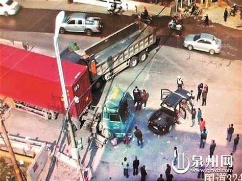 二广高速22车相撞：致5死18伤 公安交警正调查事故原因，全力清障施救 | 北晚新视觉