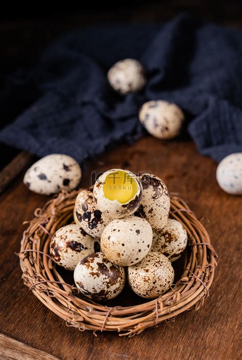 营养新鲜鹌鹑蛋食材鲜蛋摄影图配图高清摄影大图-千库网