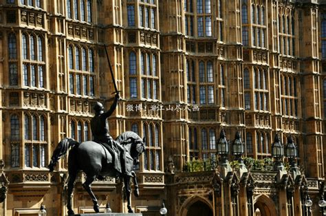 大使馆被卖、议会大厦欠整修 英国政府究竟对自己有多抠？|界面新闻 · 天下