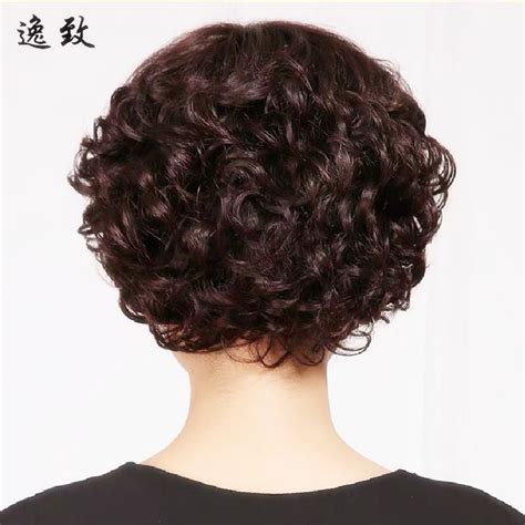 中年妇女发型 适合中年女人的发型图片_配图网