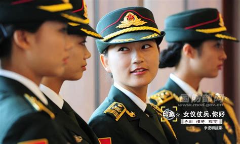 中国女兵换发新军装 新苏-35战机今年首飞--军事--人民网