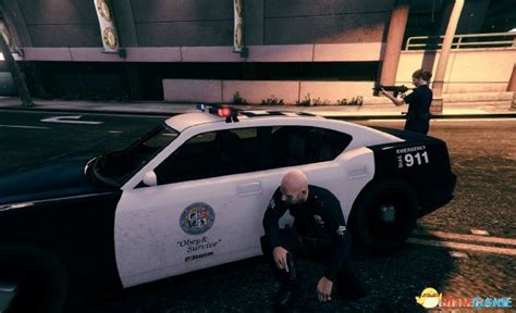 GTA5怎么当警察 ps4gta5怎么当警察 - 大白鲨游戏网