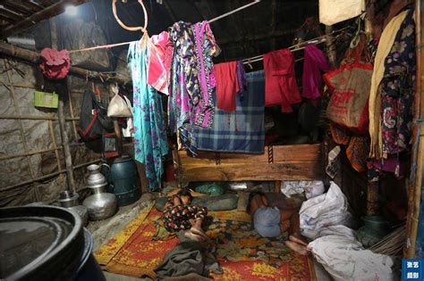 【贫民窟里的小女孩摄影图片】孟加拉首都达卡贫民窟纪实摄影_太平洋电脑网摄影部落