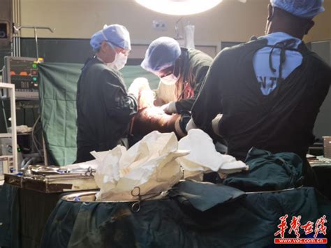参与治疗因车祸骨折患者 宁乡医生让“中国造”服务津巴布韦 - 今日关注 - 湖南在线 - 华声在线