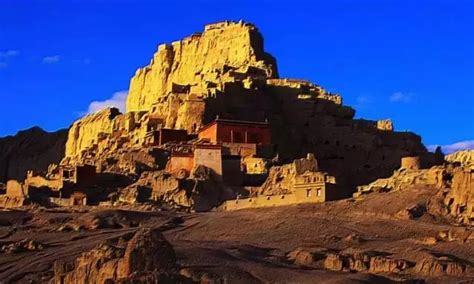 西藏阿里国际旅游小镇推进建设中