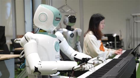 #天目Tech+#之江实验室90后科研人员：科艺融合，让我和我参与研发的机器人一起弹钢琴