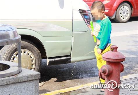 噩耗出来，浙江台州一学生疑与母亲赌气，躺马路中间遭货车碾压
