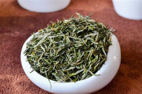 绿茶品种排名前十名，碧螺春排榜首赵坡茶居第二(2)_巴拉排行榜