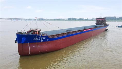 我国内河最大江海直达集装箱船“汉海5号”武汉首航 - 在航船动态 - 国际船舶网