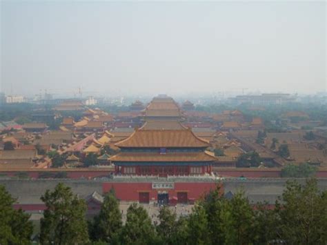 北京故宫的房间据说是9999间半,那半间是怎么来的?_知秀网