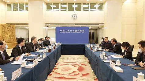 商务部部长王文涛与美国商务部长雷蒙多举行会谈 - 21经济网