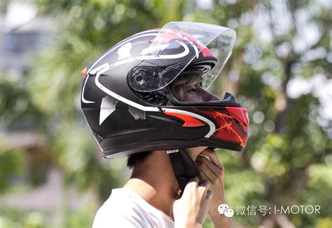 摩托车头盔怎么看防雾 ,摩托车头盔除雾的办法 - 极酷汽车网