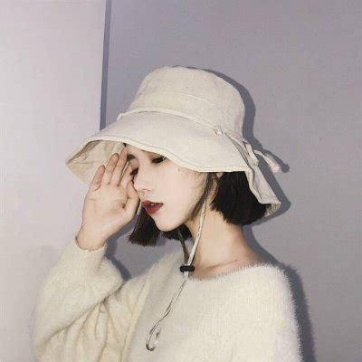 女生带帽子温柔头像