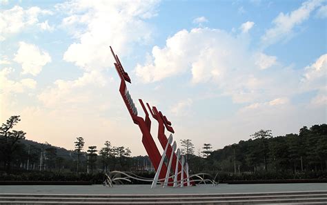 琼海：用雕塑上“党课” 用艺术讲“红色历史”-琼海新闻网-南海网