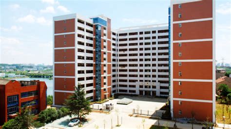 2、湖北科技职业学院(关山校区)