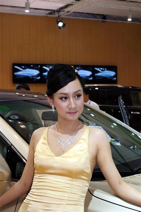 2011重庆车展美女模特图