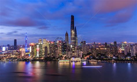 城事 _ 【新时代新作为新篇章】上海陆家嘴成为中国首个以金融贸易功能为特色的改革开放新地标