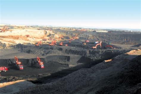 内蒙古阿拉善煤矿坍塌瞬间曝光，目前已致4死6伤49失联|内蒙古|坍塌|失联_新浪新闻